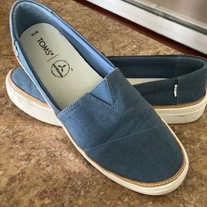 Toms Canvas Shoes